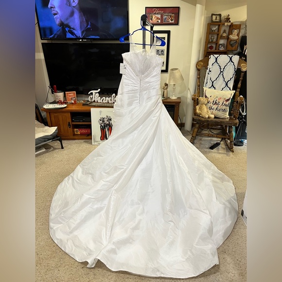 NWT Modeca Bridal wedding dress - Picture 4 of 15